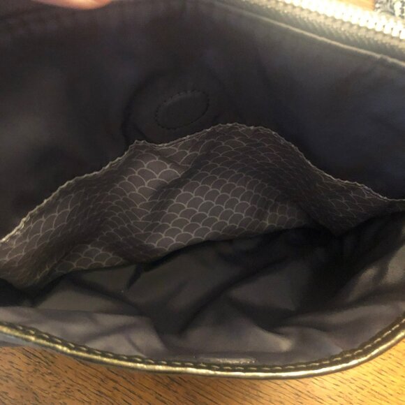 Brighton Crossbody Purse Outside pockets Weatherproof Faux Alligator Skin Hiking - Picture 7 of 13